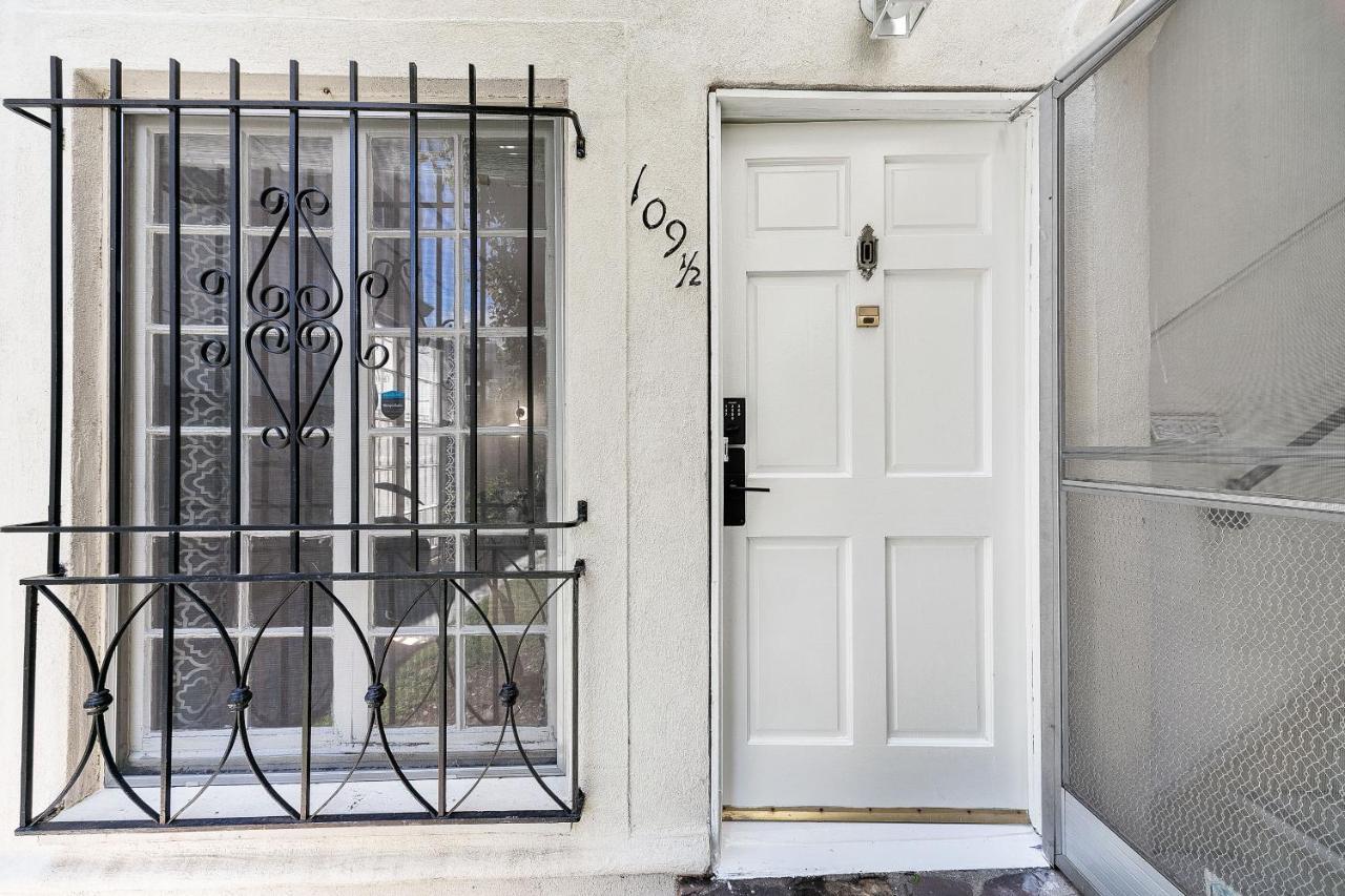 Beverly Hills Stylish & Central 1 Bedroom Apt + Parking Лос-Анджелес Экстерьер фото